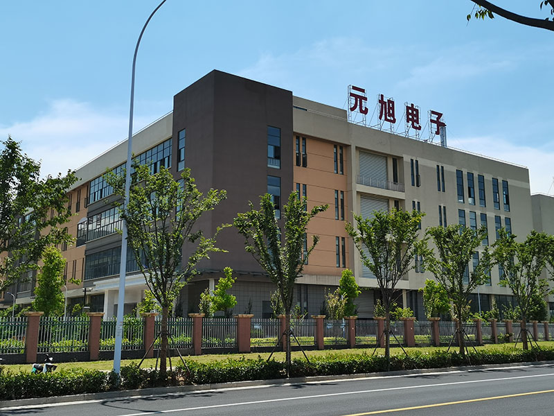 南京薩特科技旗下全資子公司安徽元旭采購我司一臺八溫區回流焊用于貼片保險絲，貼片電阻測試SMT焊接缺陷